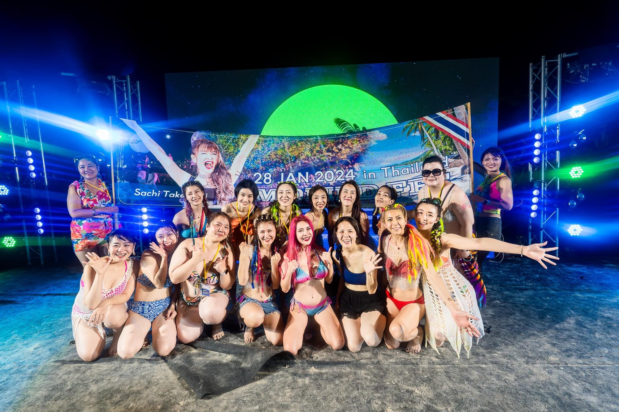アジア覚醒ツアーでイベントのコアメンバーと撮った集合写真