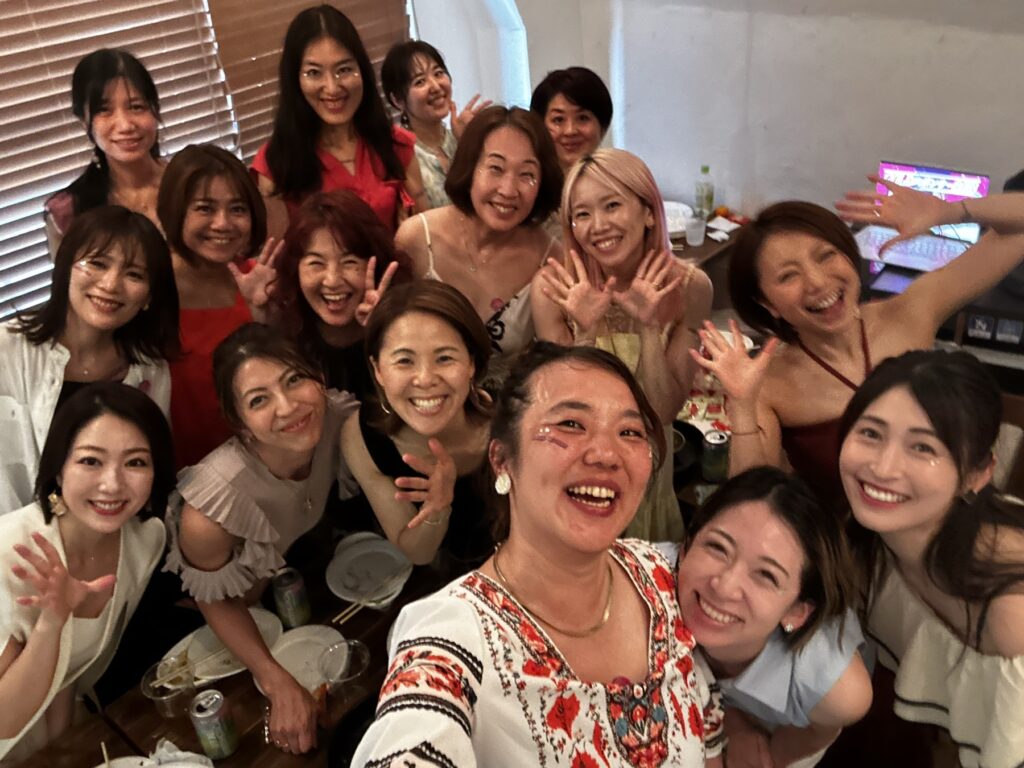 魅力覚醒講座の仲間との集合写真